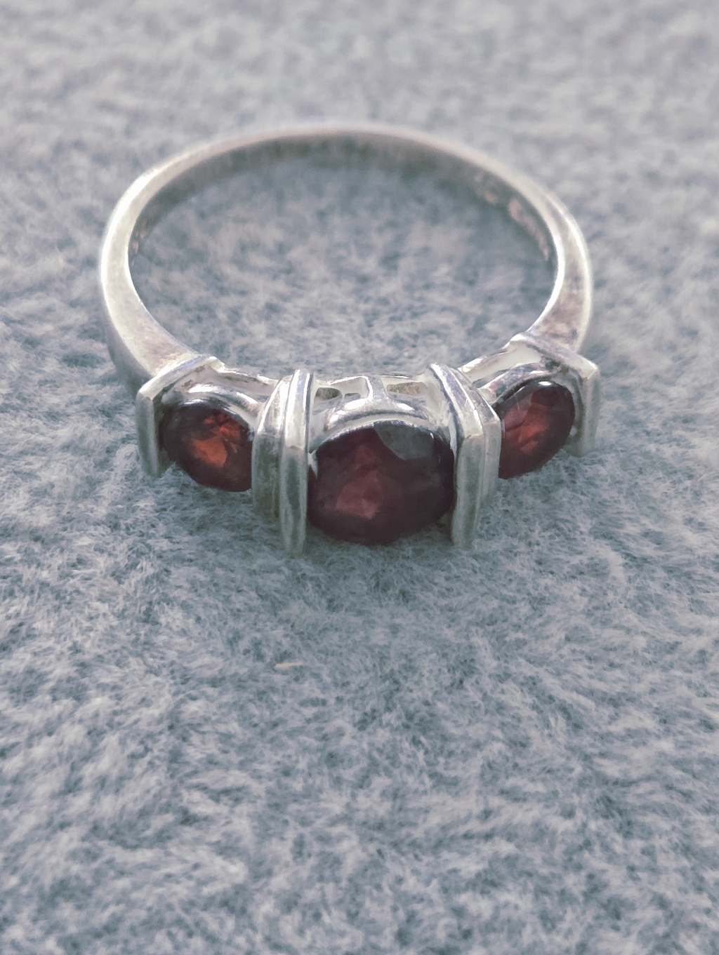 Vintage Sterling Silver Three-Stone Garnet Ring - Deep Red Sz 10